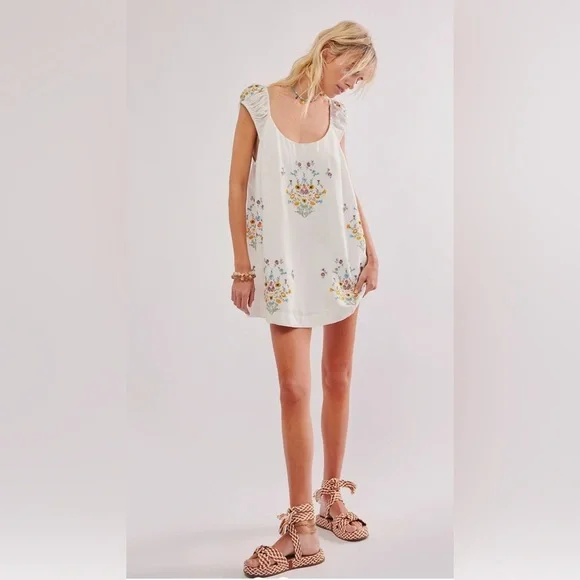 Free People Wildflower Floral Embroidered White mini Dress Sz S - Picture 3 of 8